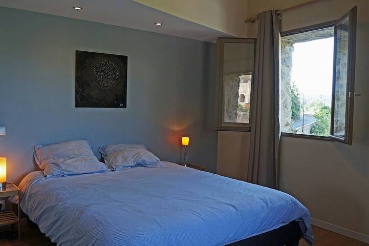 Location de vacances pour 14 personnes, avec terrasse et jacuzzi, animaux acceptés à Roquebrun - 4