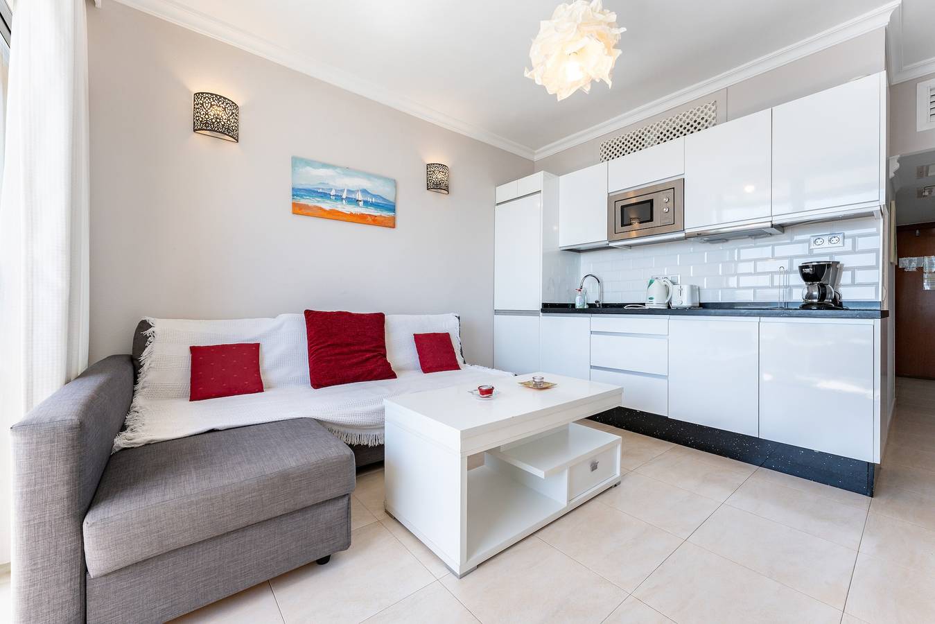 Entire apartment, 'Stunning Marina View Apartment' with Wi-Fi in Fuengirola Centre, Fuengirola