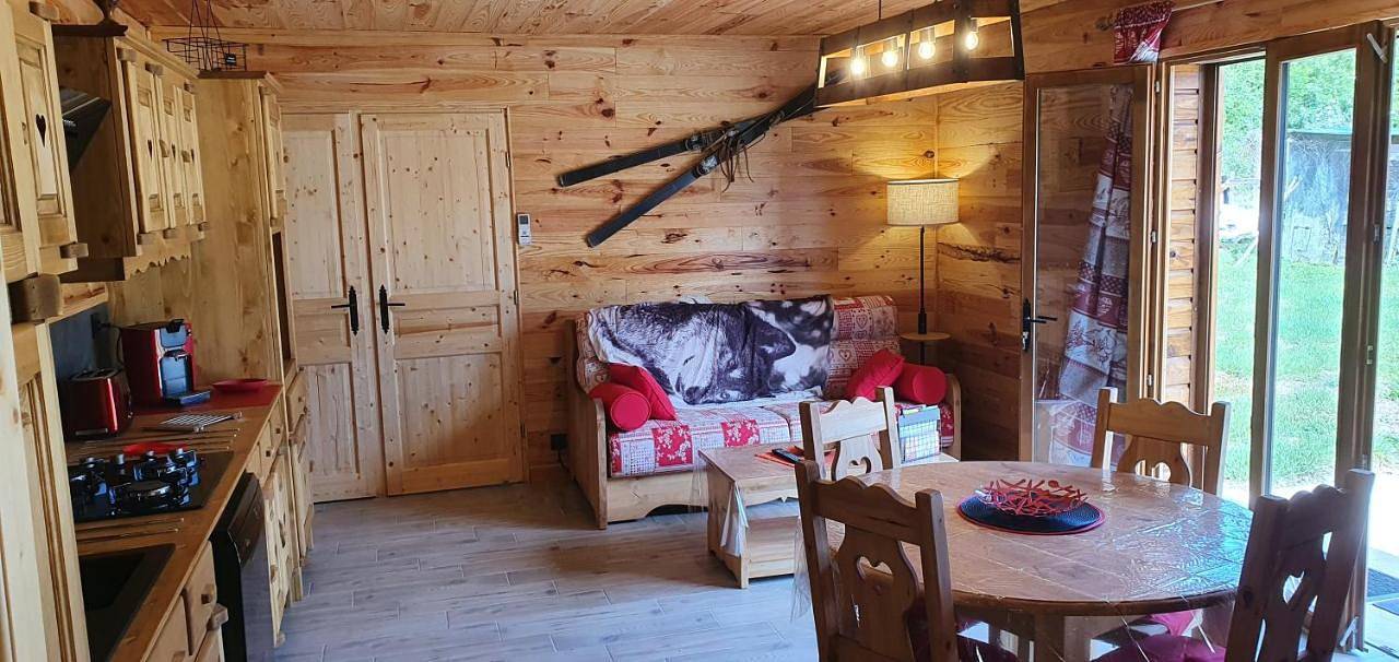 Chez Lavalou Gîte 4* chaleureux en bois in Lannemezan, Hautes-Pyrénées