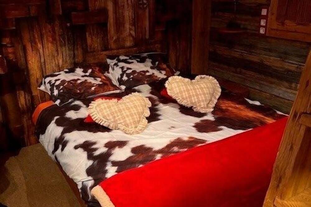 Chalet de Mijoux - Proche remontées mécaniques in Mijoux, Parc naturel régional du Haut-Jura