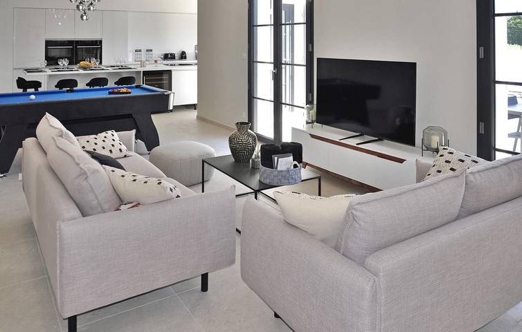 Charmant appartement de 155m2 : A/C, Piscine, Parking, WiFi in Barbentane, Région d'Arles