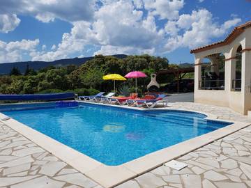Cottage pour 10 personnes, avec terrasse et piscine, animaux acceptés à Félines-Minervois