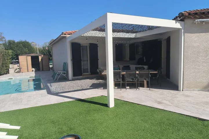 Villa für 6 Personen, mit Terrasse und Garten - 1