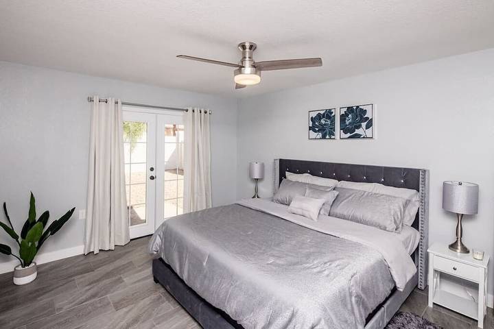 Vacation rental for 10 people, with balcony and yard in Lake Havasu City