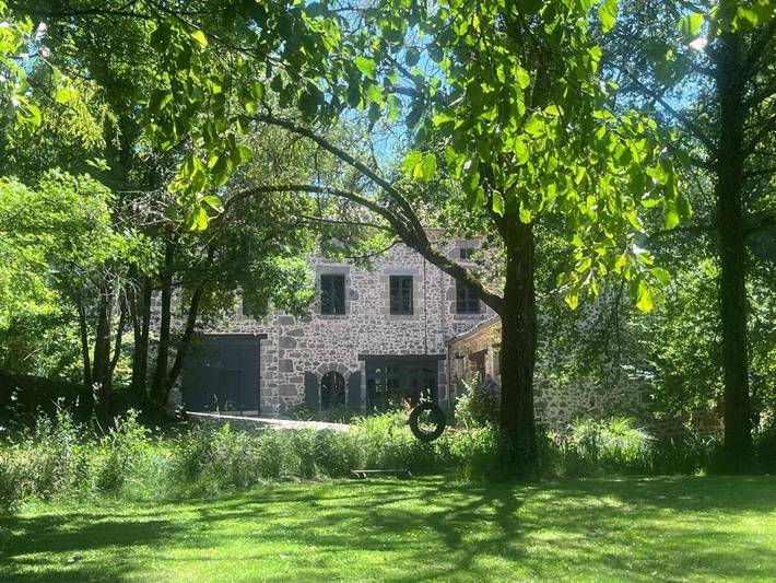 Location de vacances pour 6 personnes, avec piscine ainsi que jardin et jacuzzi, adapté aux familles à Busserolles - 2