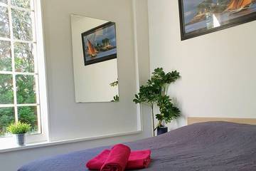 Gîte pour 2 personnes, avec piscine ainsi que jardin et terrasse à Vaulx-en-Velin