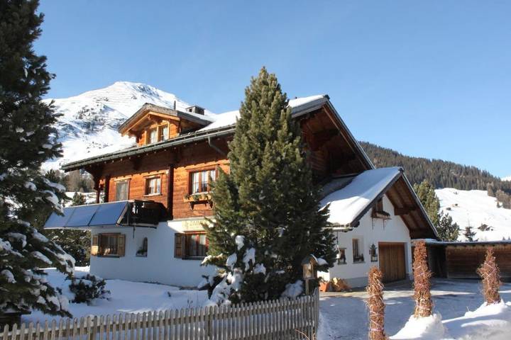 Vacation rental for 2 people, with Terrace and Yard as well as Lake view in Davos