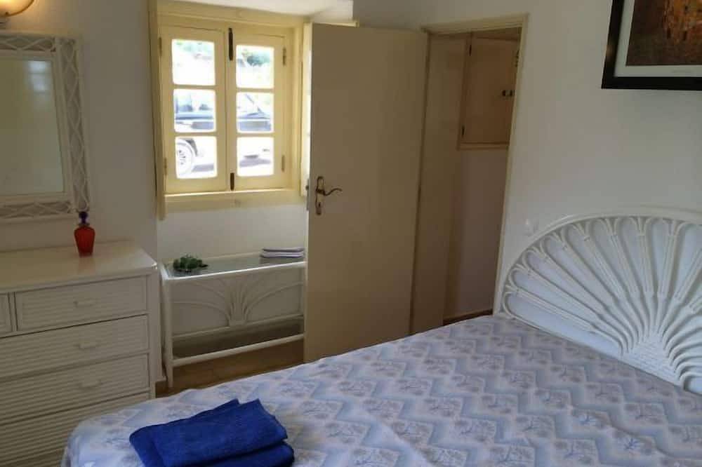 Hel leilighet, Solrik leilighet for 2-6 personer, eksklusiv beliggenhet 1a rett på sandstranden og havet in Ferragudo, Faro-distriktet