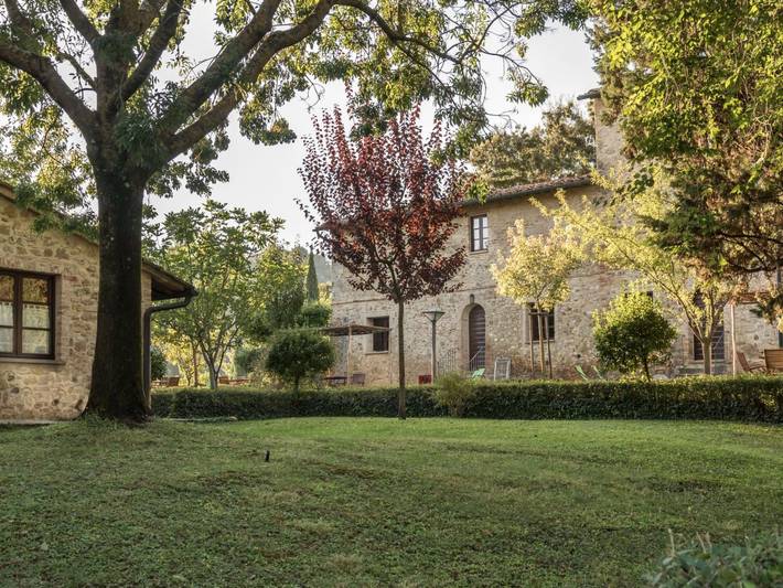 Agriturismo per 3 persone, con giardino e piscina a Casole d'Elsa
