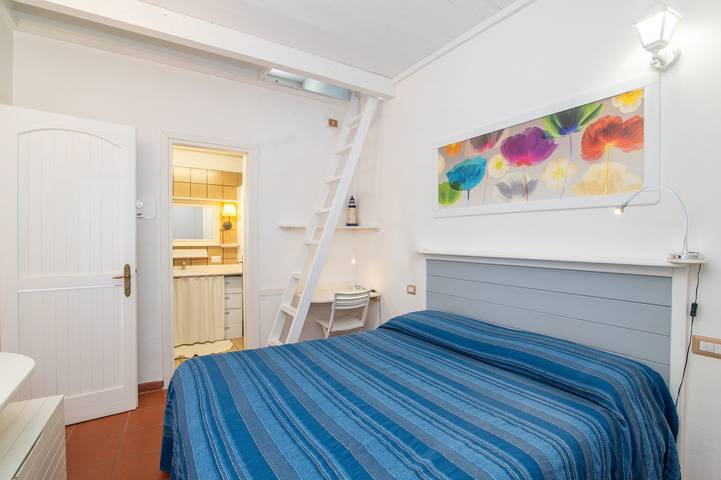 Holiday Home 'Casetta Di Linda' with Private Terrace, Wi-Fi and Air Conditioning in Spiaggia Marmoratina, Santa Teresa Gallura (Municipality)