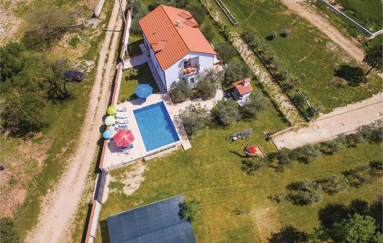 Ferienhaus für 10 Personen, mit Terrasse und Pool, mit Haustier in Biograd na Moru - 4