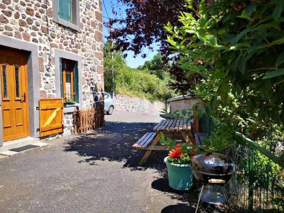 Maison au vert à la campagne - 5 personnes in Saint-Nectaire, Parc naturel régional des Volcans d'Auvergne