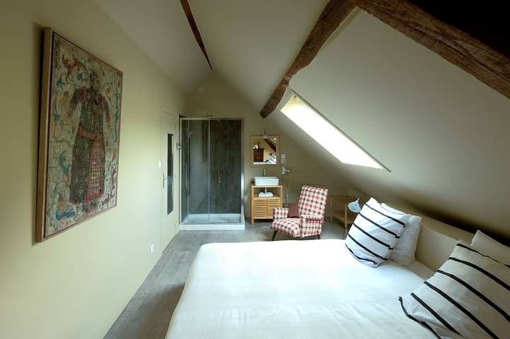 Location de vacances pour 8 personnes, avec piscine ainsi que terrasse et jardin à Ambillou - 3