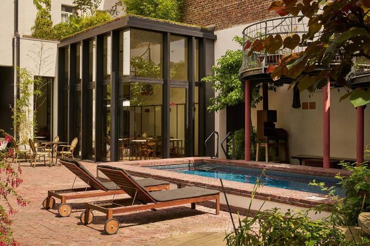 Hôtel pour 4 personnes, avec jardin ainsi que piscine et terrasse à Ixelles-Elsene