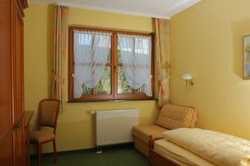 Ferienwohnung für 3 Personen, mit Garten und Sauna sowie Ausblick in Sorge