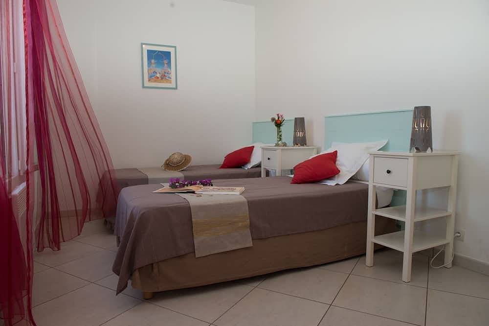 Villa Saint Louis 50 m plage Piscine 6 Vélos climatisation borne de recharge ❤️❤️ in Sète, Côte méditerranéenne (France)