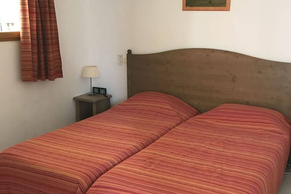 Appartement entier, Appartement 6/8 personnes, avec terrasse et jardin à 600 m de la plage de Lozari in Palasca, Région de Calvi