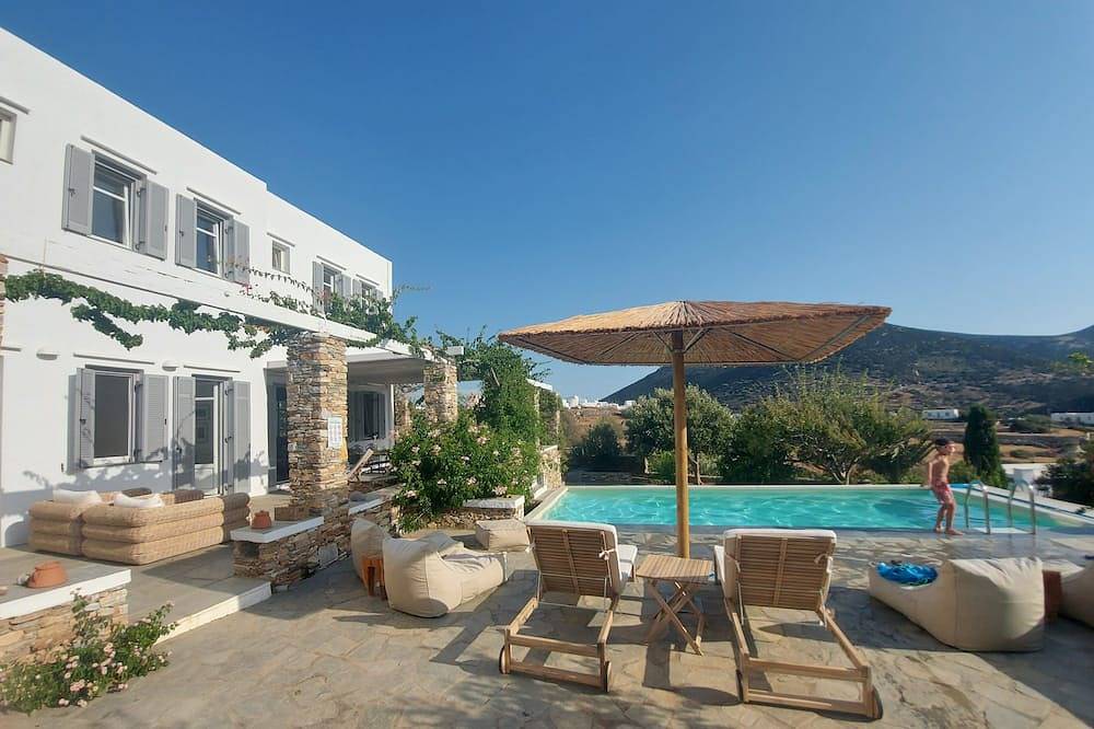 Ruhige Familienvilla im Herzen der lebhaften Hauptstadt von Sifnos in Kykladen