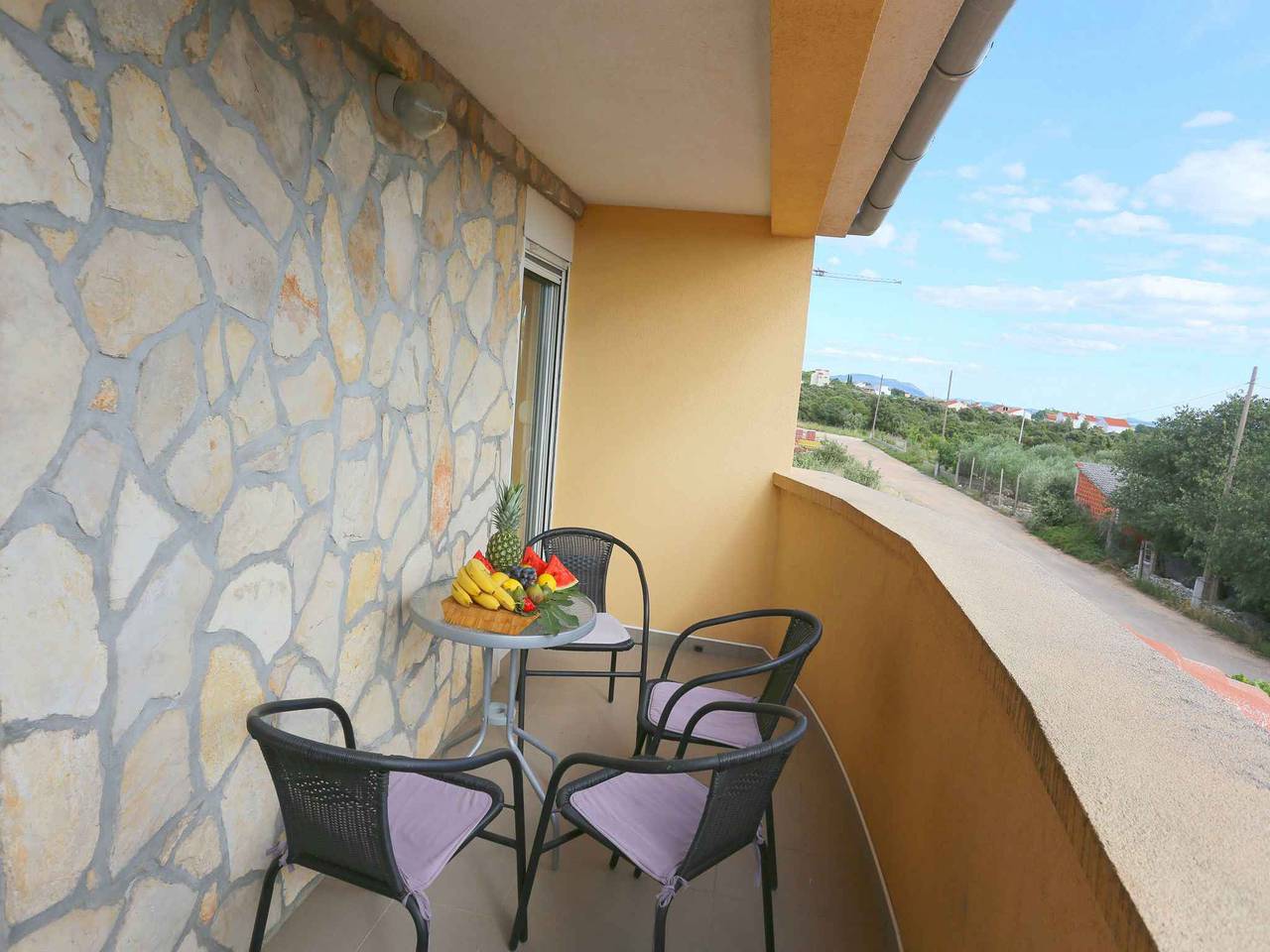 Geheel vakantieappartement, Vakantiewoning met airconditioning en zwembad  in Polača, Zadar