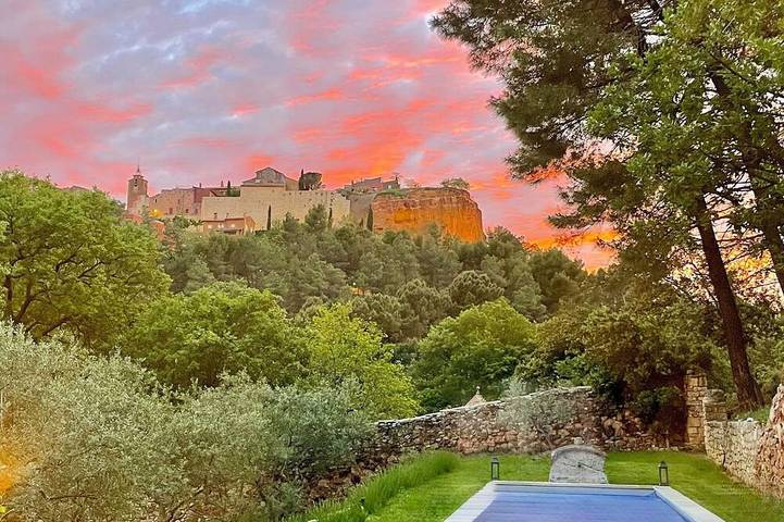 Villa pour 2 personnes, avec jacuzzi ainsi que jardin et terrasse à Roussillon