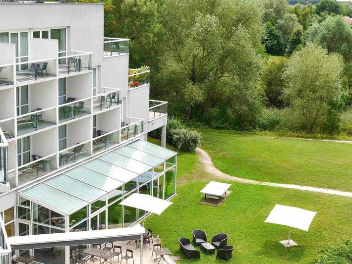 Hôtel pour 3 personnes, avec Balcon et Terrasse ainsi que Jardin et Piscine