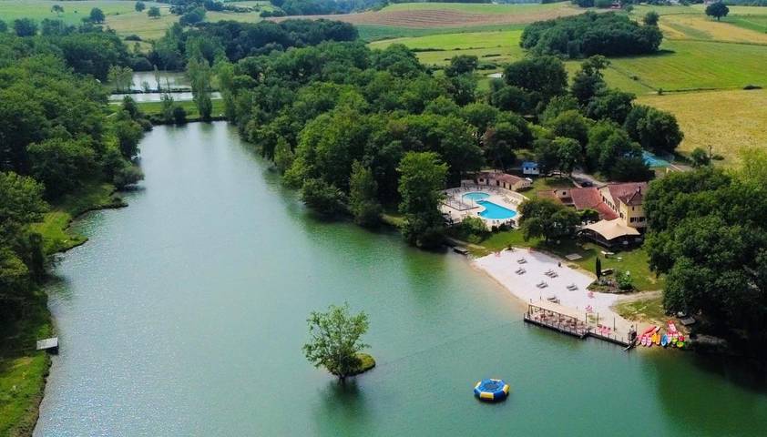 Gîte pour 2 personnes, avec Terrasse et Jardin ainsi que Bassin pour enfant et Piscine à Auch