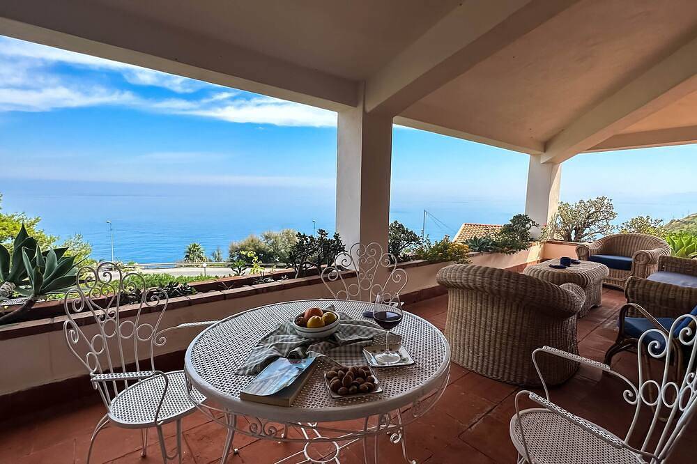 Panoramische Villa Am Meer Mit Pool in Gioiosa Marea, Messina Provinz
