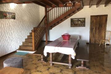 Gîte pour 6 personnes, avec jardin dans Lasse