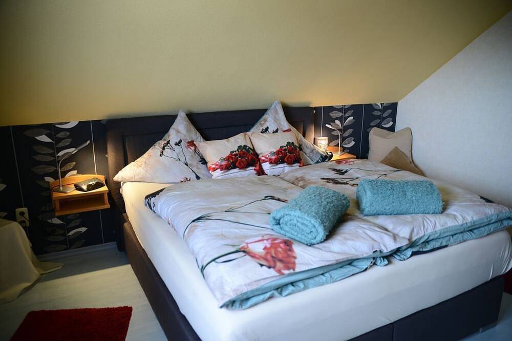 Ganze Wohnung, Haus André - schöne helle 4**** Ferienwohnung für 4 Personen in Ulmen, Cochem-Zell