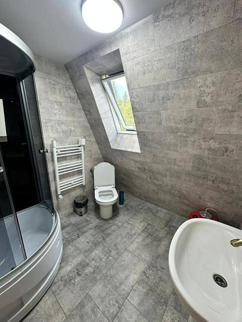 Gîte pour 12 personnes, avec jacuzzi ainsi que jardin et balcon dans Dorna-Arini - 3