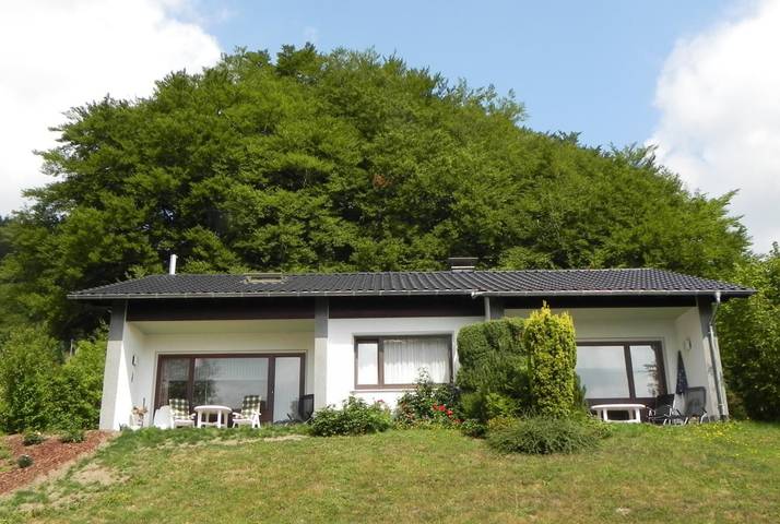 Ferienhaus für 5 Personen, mit Balkon und Terrasse sowie Garten im Sauerland - 2
