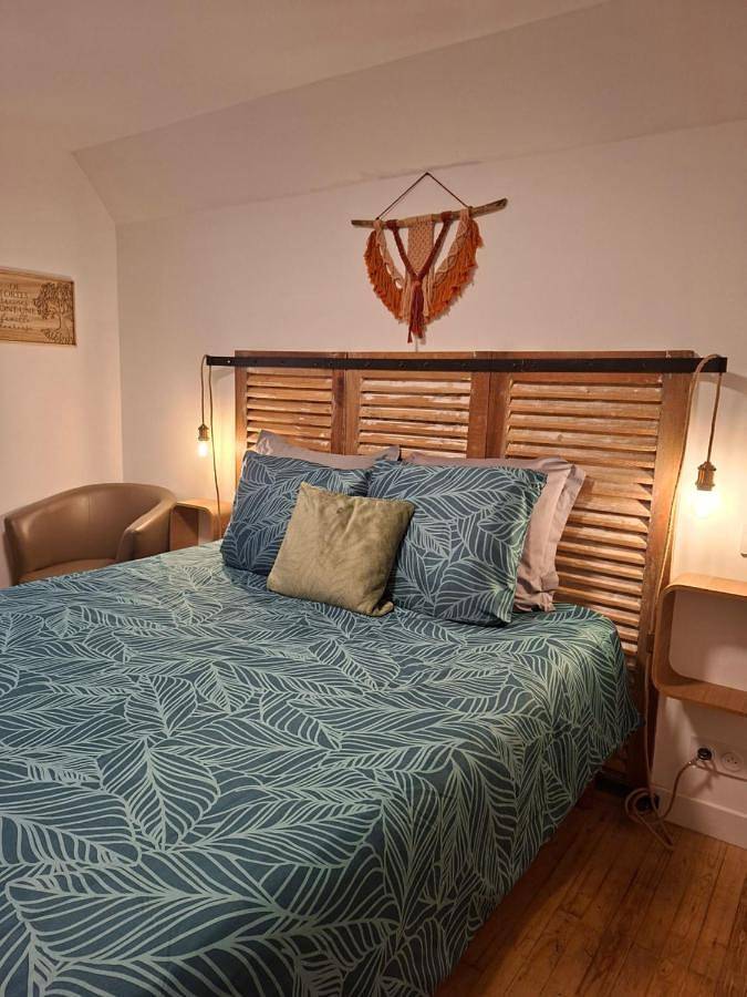 Location de vacances pour 2 personnes, avec Terrasse ainsi que Jardin et Vue à Missiriac - 2