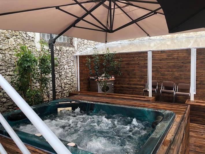 Maison d’hôte pour 2 personnes, avec Terrasse et Jacuzzi