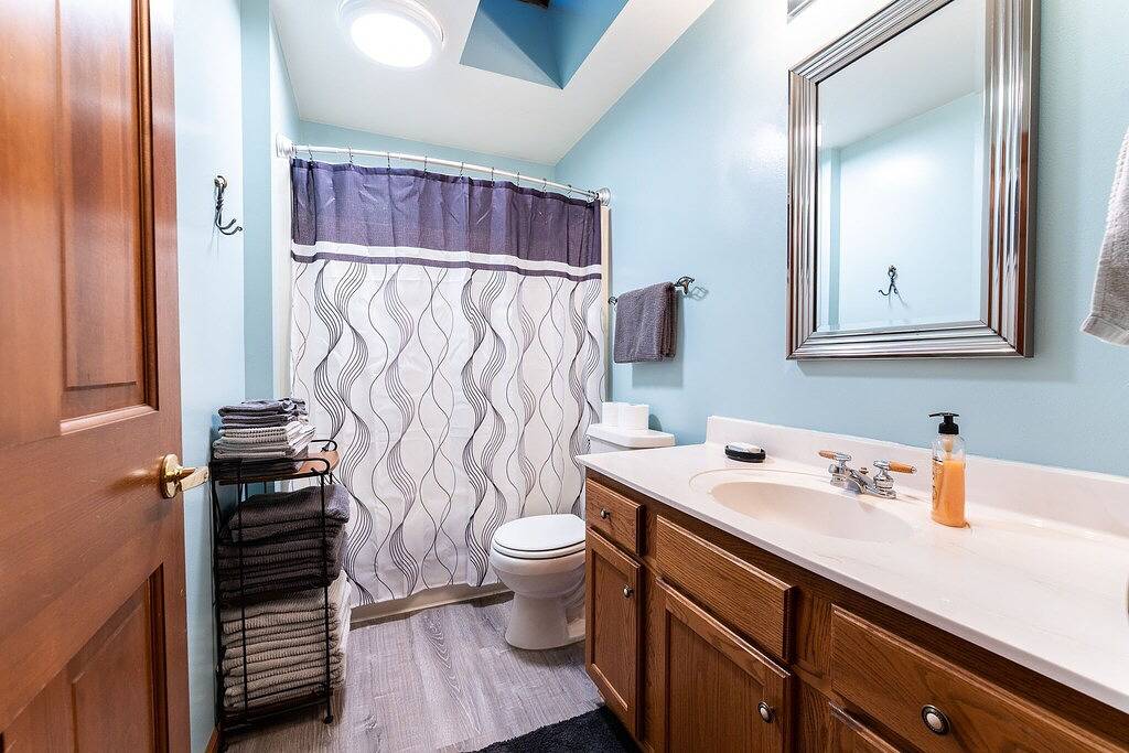 Driftless Area Country House: large deck, spring fed creek, Amish area in Monroe County (WI)