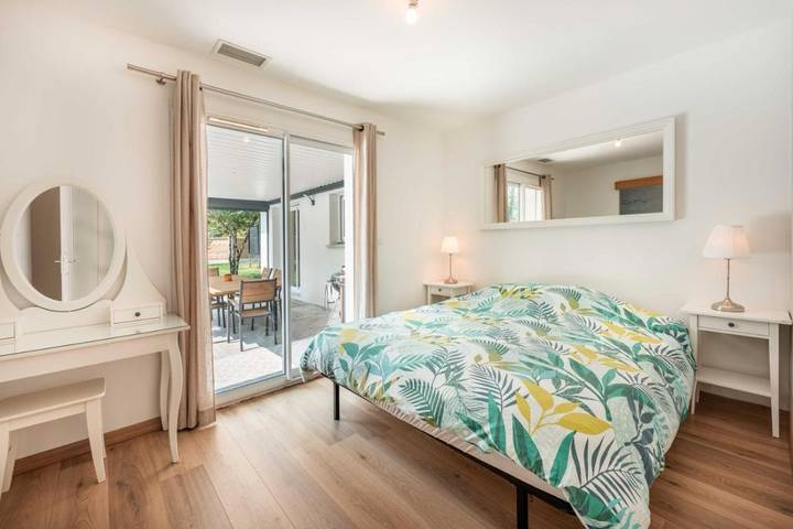 Location de vacances pour 7 personnes, avec piscine et jardin à Belin-Béliet - 4