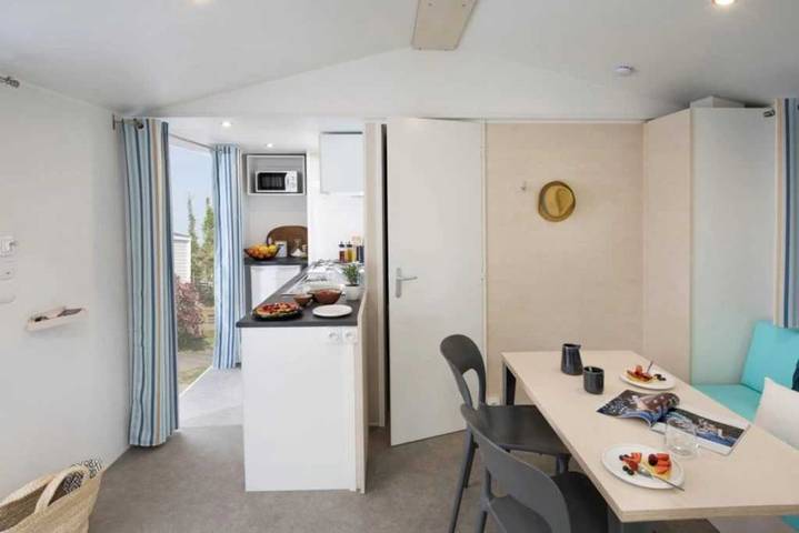 Mobil home pour 4 personnes, avec sauna et bassin pour enfant ainsi que piscine et jacuzzi à Arles-sur-Tech - 4