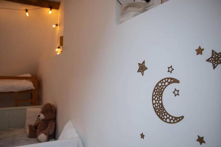 Location de vacances pour 12 personnes, avec jardin, animaux acceptés à Gennes - 3