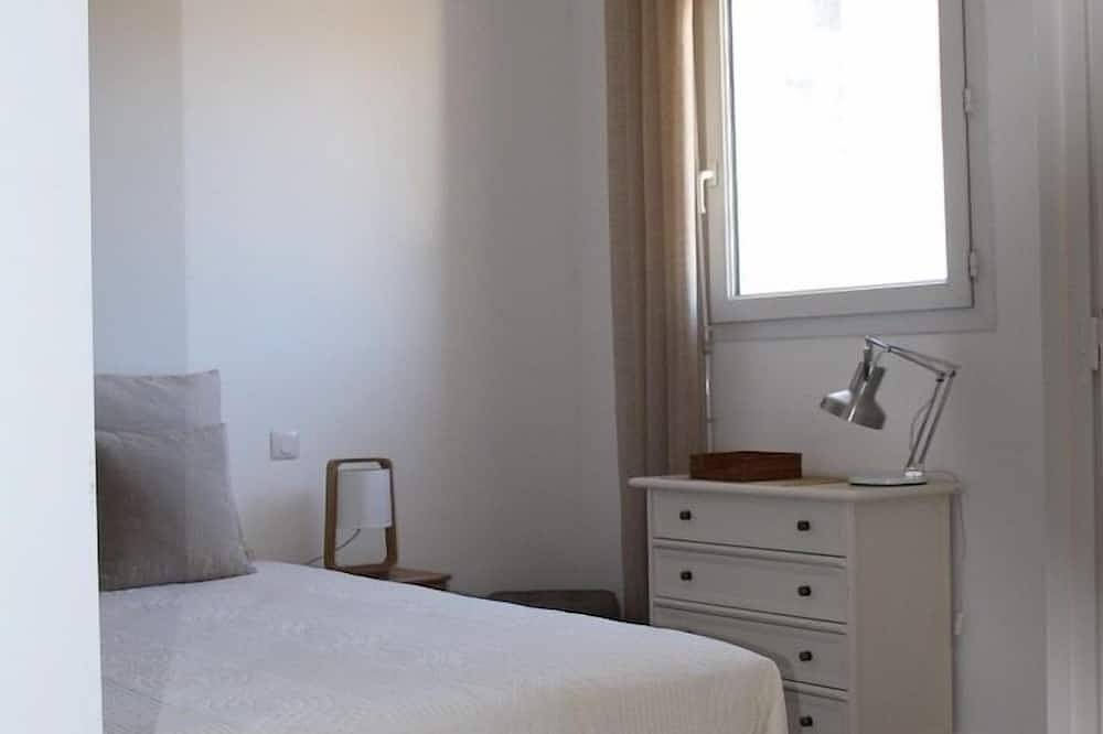 Pleasant town house in Eyragues, Arles region