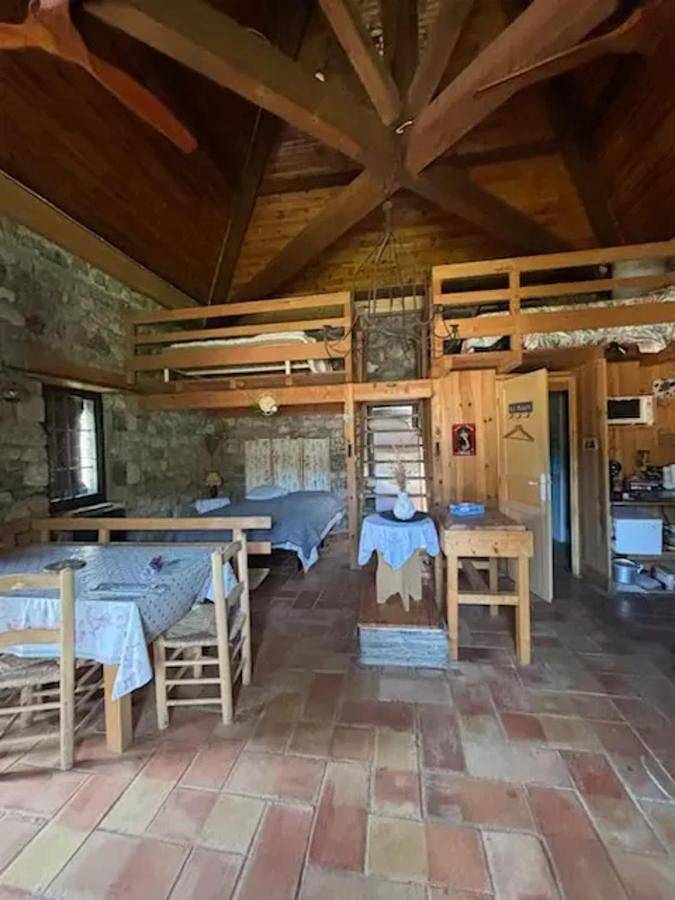 Location de vacances pour 5 personnes, avec jardin dans La Croix de Bauzon - 4