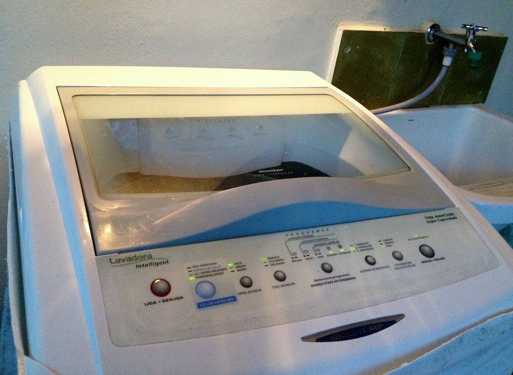 Charmantes Haus in der Wohnanlage, 100 m vom Meer entfernt, mit Whirlpool und Sky-Tv in Ubatuba, Região Metropolitana do Vale do Paraíba e Litoral Norte