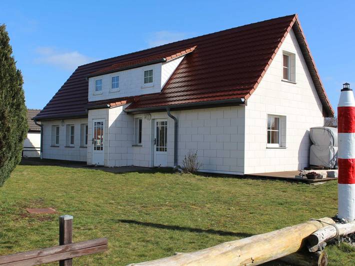 Ferienwohnung für 4 Personen, mit Terrasse und Garten auf Hiddensee