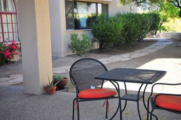 Vacation Rental for 2 Guests in Catalina Foothills, Pima County, Picture 3