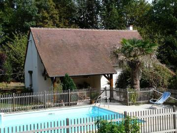 Gîte pour 4 personnes, avec terrasse ainsi que piscine et jardin dans Le Controis-en-Sologne