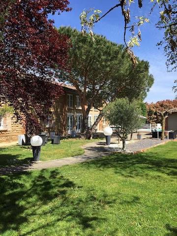 Gîte pour 10 personnes, avec jardin ainsi que piscine et terrasse à Auterive