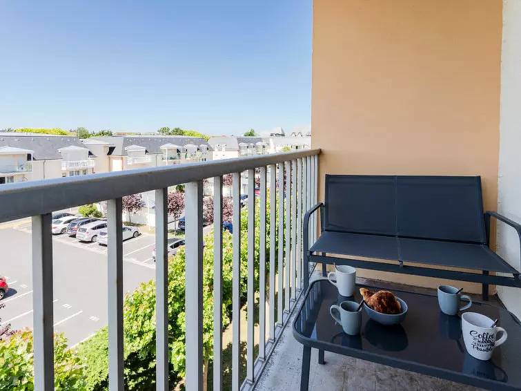Apartamento entero, Acogedor apartamento de playa con aparcamiento, Wi-Fi y balcón in Cabourg, Región de Caen
