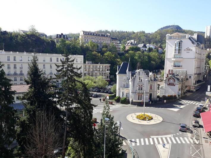 Gîte pour 2 personnes, avec vue et balcon dans Office De Tourisme De Royat Chamalieres - 3