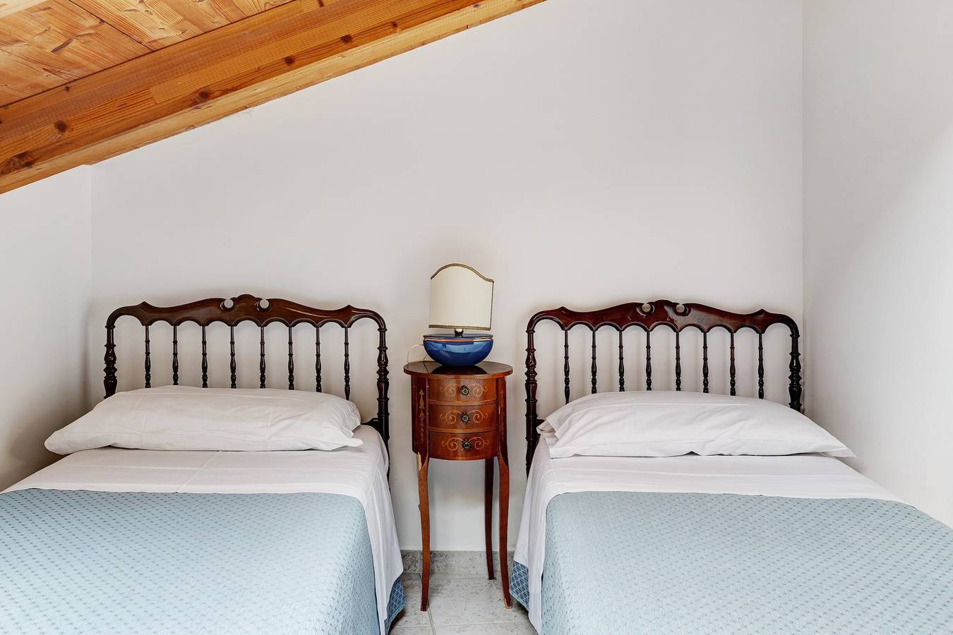 Appartamento intero, Appartamento di vacanza "Maison Noris" con vista sulle montagne, balcone e Wi-Fi in Finale Ligure, Comune di Finale Ligure