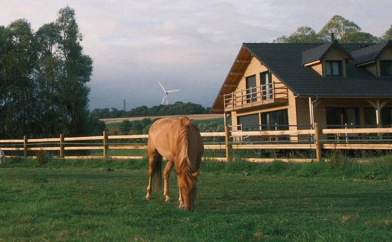Location de vacances pour 12 personnes, avec Balcon et Terrasse ainsi que Jardin et Vue sur le lac à Gamaches