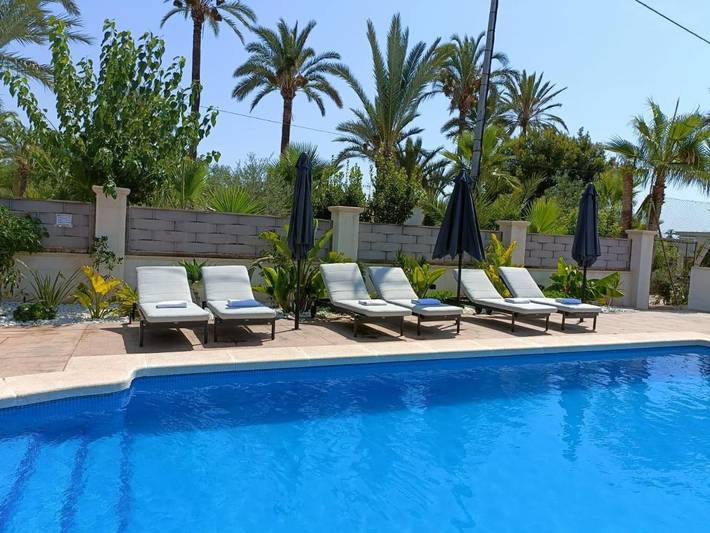 Casa rural para 16 personas, con vistas además de jardín y piscina en Elche - 2