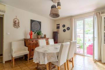 Maison De Vacances pour 8 Personnes dans Cavaillon, Parc naturel régional du Luberon, Photo 4